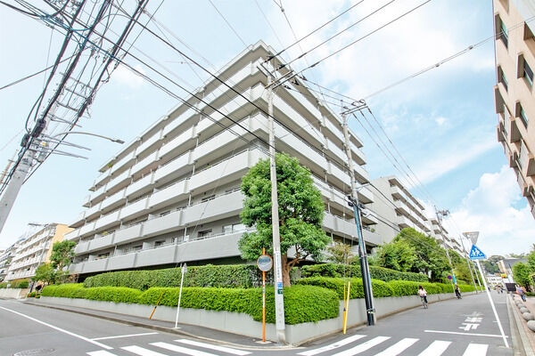 【ダイアパレスグランデージ大倉山】(株)黒川紀章建築・都市設計事務所による設計。 【ダイアパレスグランデージ大倉山】(株)黒川紀章建築・都市設計事務所による設計。