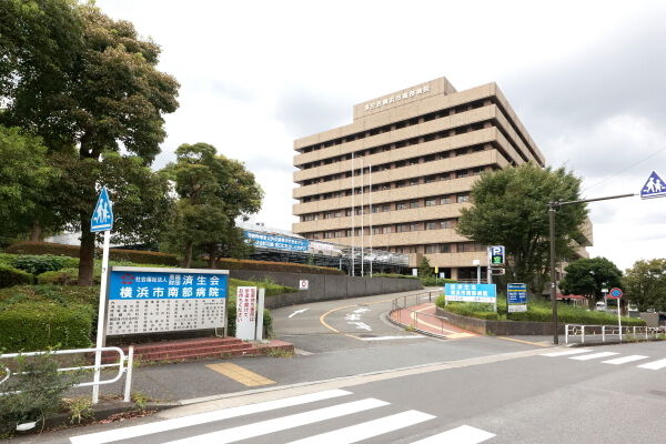 済生会横浜市南部病院より約1,000m(徒歩13分)