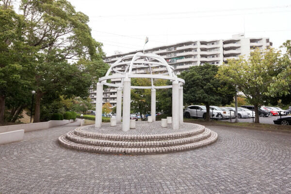 ムーンスクエア内のパーゴラからは晴天時には富士山を望めます。