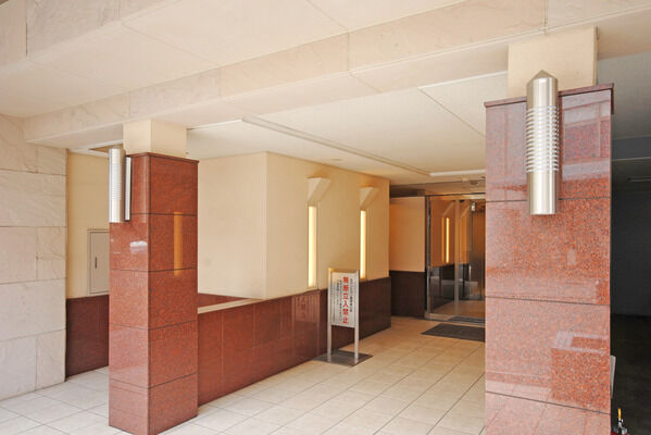 【パークホームズ市が尾フォルネ】エントランスから駅まで徒歩2分の利便性が、生活にゆとりをもたらします。 【パークホームズ市が尾フォルネ】エントランスから駅まで徒歩2分の利便性が、生活にゆとりをもたらします。