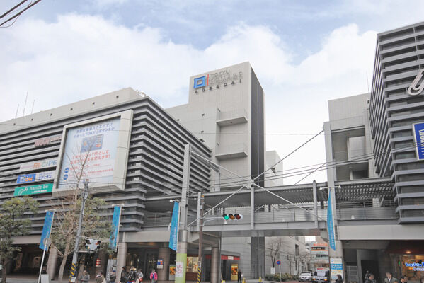 「青葉台東急スクエア本館」まで約1,050m（徒歩14分）。