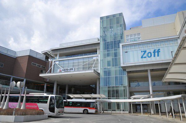 東急田園都市線「たまプラーザ」駅より約800m（徒歩10分）。		