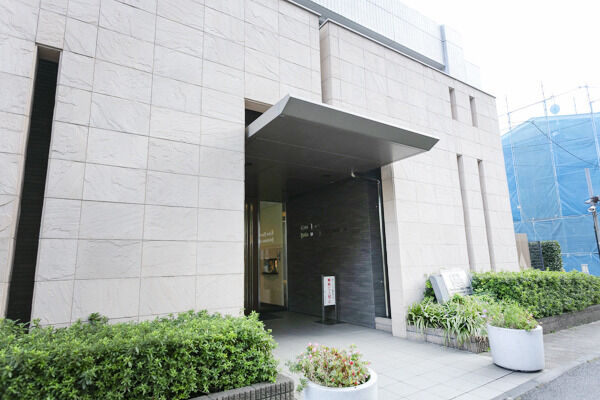 全体コンセプトを集約させた、誇り高きエントランス。