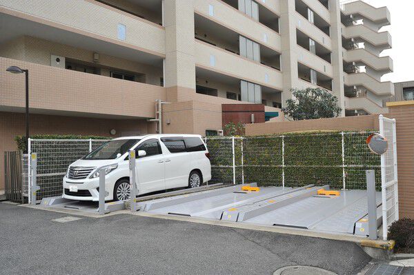 敷地内に駐車場をご用意し、カーライフを応援。		