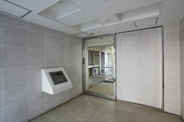 TVモニター付きオートロックで、居住者の安全な暮らしを守ります。