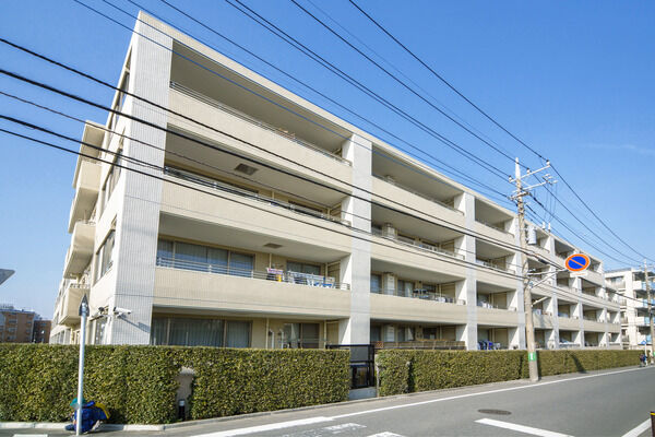 【梶が谷パークホームズ】画一的なデザインを排し、表情豊かな植栽計画が住まいを彩ります。 【梶が谷パークホームズ】画一的なデザインを排し、表情豊かな植栽計画が住まいを彩ります。