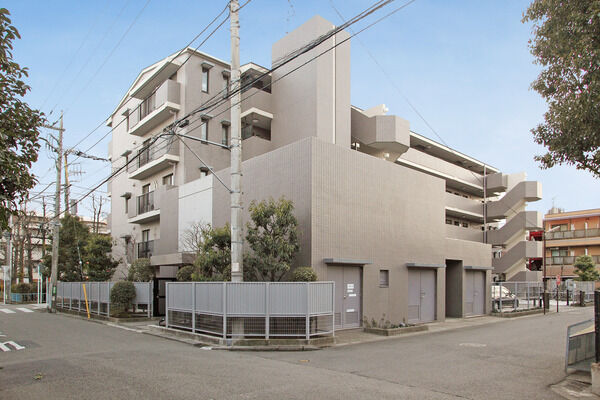 【武蔵新城パークホームズ】勾配のある美しい切妻屋根の外観フォルム。		 【武蔵新城パークホームズ】勾配のある美しい切妻屋根の外観フォルム。