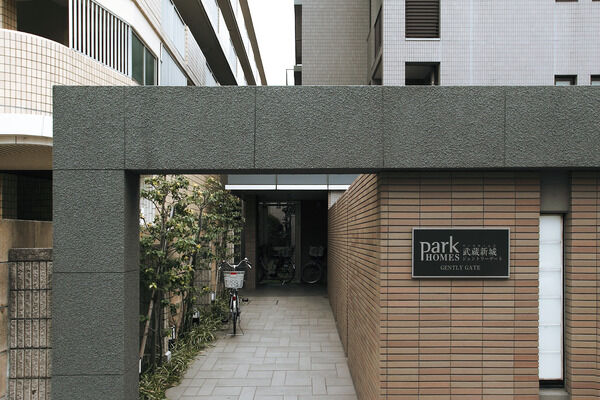 クール・モダンな魅力にあふれた洗練の住まい。		