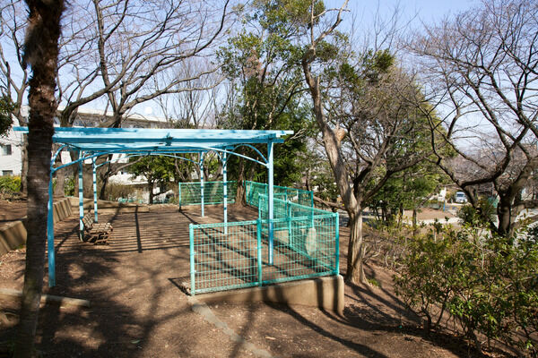 「小台公園」は、約350m（徒歩5分）。