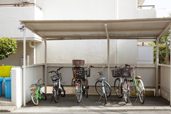 軽快なフットワークをサポートする全戸分の自転車置き場を完備。		