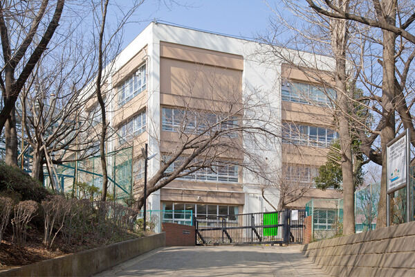 「宮崎台小学校」まで約450m（徒歩6分）。