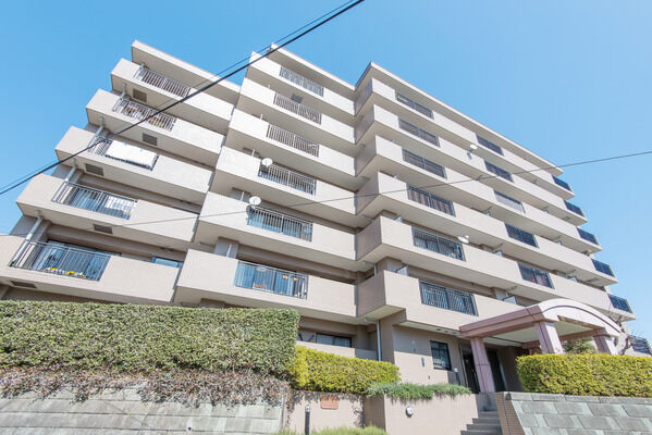 【新百合ヶ丘五月台パークホームズ】全戸南西向きの開放的な住戸プラン。明るい暮らしが実現します。 【新百合ヶ丘五月台パークホームズ】全戸南西向きの開放的な住戸プラン。明るい暮らしが実現します。