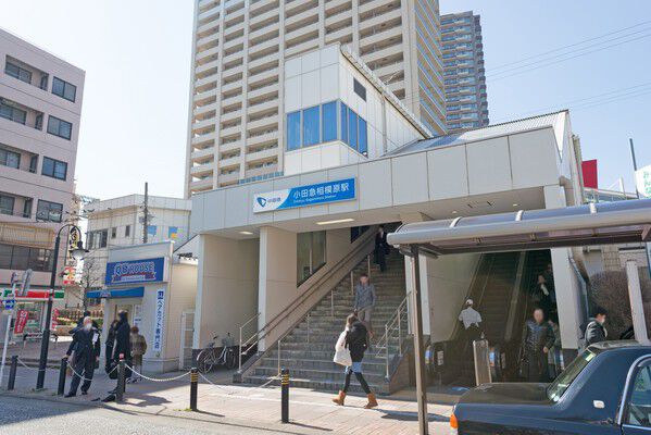 小田急電鉄小田原線「小田急相模原」駅まで約80m（徒歩1分）。		