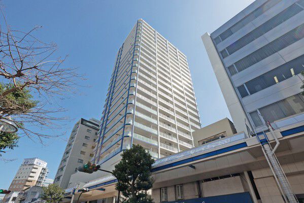 【セレストタワー湘南平塚】空と雲をモチーフとした色彩のコントラスト。 【セレストタワー湘南平塚】空と雲をモチーフとした色彩のコントラスト。