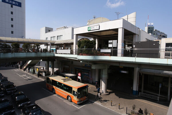 東海道本線「藤沢」駅は、徒歩15分。