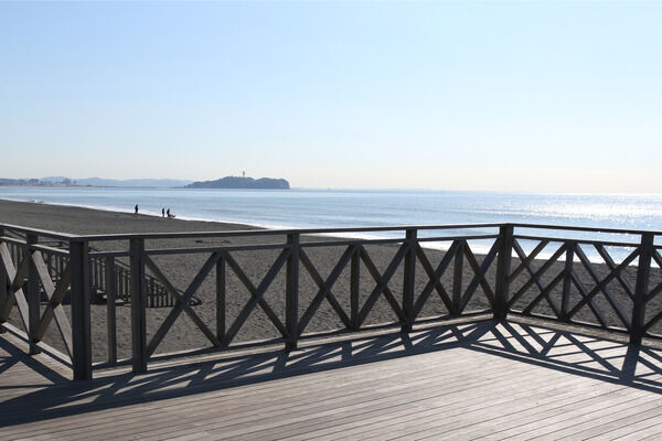 マンションから約320m(徒歩6分)にある「湘南海岸」。 マンションから約320m(徒歩6分)にある「湘南海岸」。