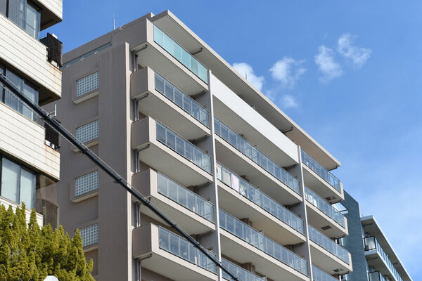 【逗子パークホームズ】三色のタイルが、スタイリッシュなデザインを際立たせます。 【逗子パークホームズ】三色のタイルが、スタイリッシュなデザインを際立たせます。