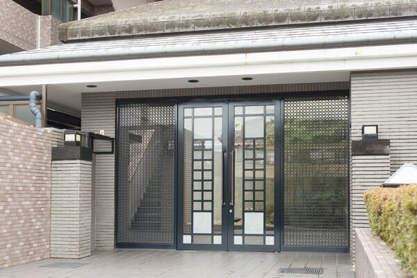 安全とプライバシーを守るオートロックシステムを採用。