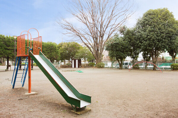 「つきみ野5号公園」までは約140m(徒歩2分)。