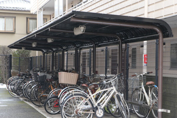 駐輪場は、敷地内に設置。ちょっとしたお買い物にも便利。