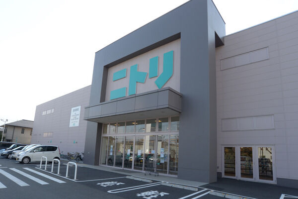 「ニトリ大和店」は、約82m（徒歩1分）。