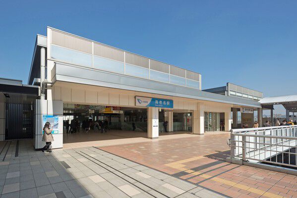 小田急電鉄小田原線「海老名」駅まで約160m（徒歩2分）。
