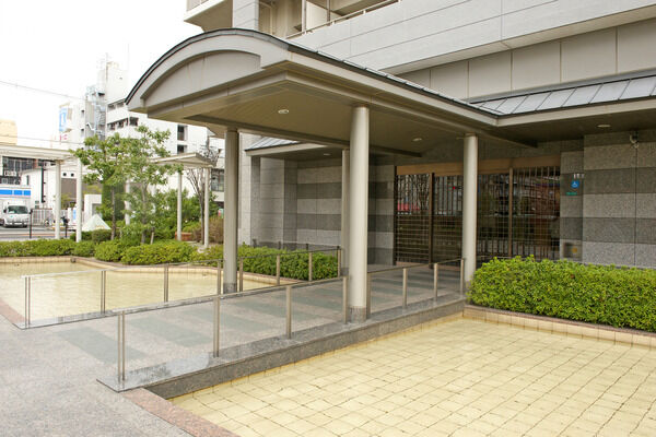 大通りから一本入っただけで喧騒から離れた穏やかな生活拠点。