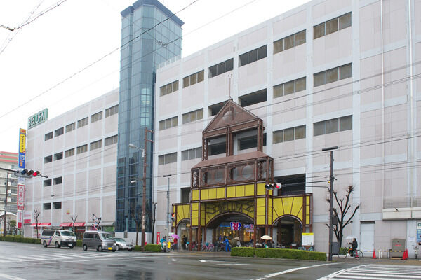 「ベルファ都島ショッピングセンター」は、約600m（徒歩8分）。