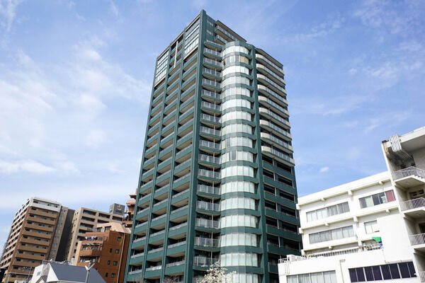 【シティタワー四天王寺夕陽ヶ丘】地上21階・地下3階建てのタワーが、揺るがぬ安心感を届けます。