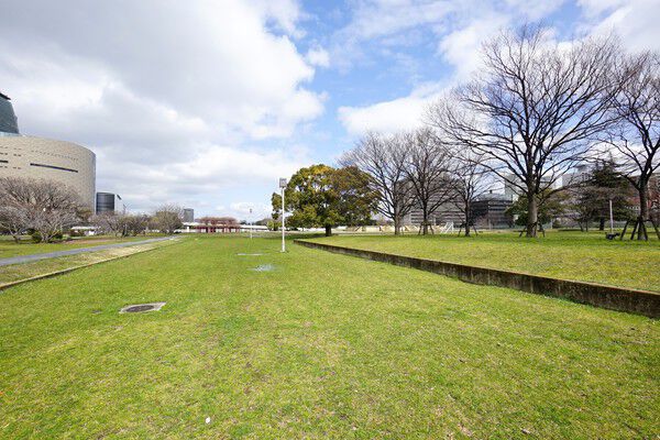 「難波宮跡公園」まで約600m（徒歩8分）。		