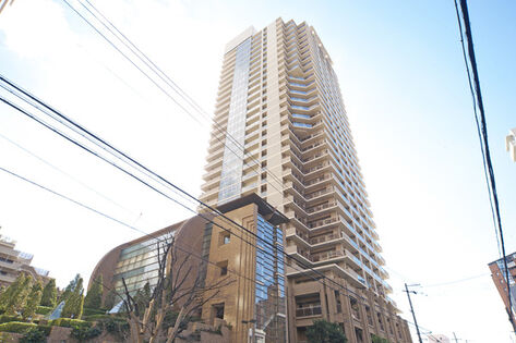 ナチュラルカラーのタイル貼りで、親しみやすく落ち着いた印象。 ナチュラルカラーのタイル貼りで、親しみやすく落ち着いた印象。