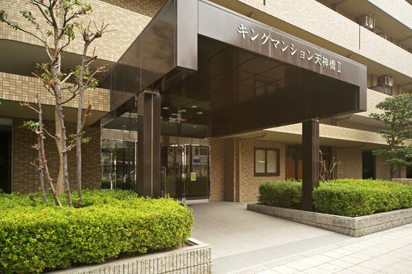 訪れる人を品格をもって迎える、洗練された雰囲気のエントランス。		