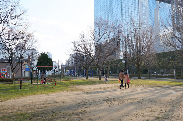 「中津南公園」へは約650m（徒歩9分）。	