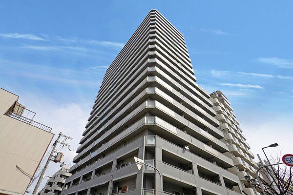 【ファミールKouzTower】シンプルでスタイリッシュな外観デザインです。		