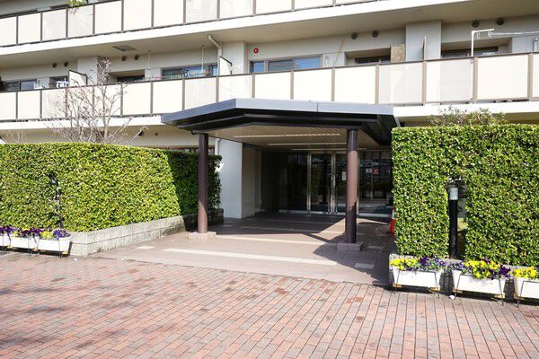 オートロックセキュリティシステムで、不審者の侵入をシャットアウト。		