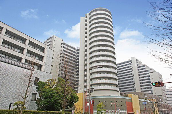 【ディーグラフォート千里中央】地上20階建、総戸数587戸のビッグコミュニティ。 【ディーグラフォート千里中央】地上20階建、総戸数587戸のビッグコミュニティ。