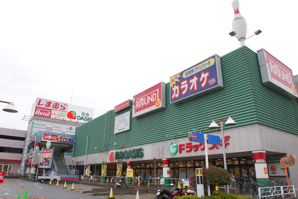 「ジャガータウン」は、約1,100m（徒歩14分）。