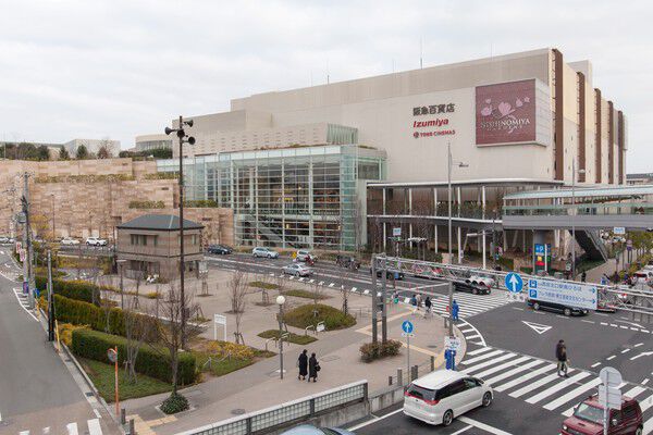 大型商業施設「阪急西宮ガーデンズ」まで約1,500m（徒歩19分）。