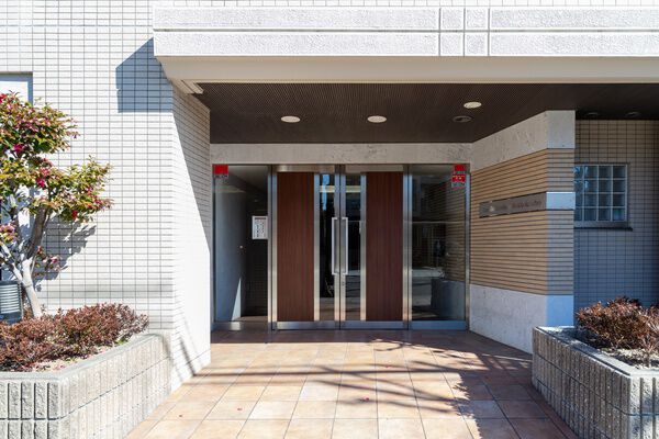 ファミール甲子園六石町