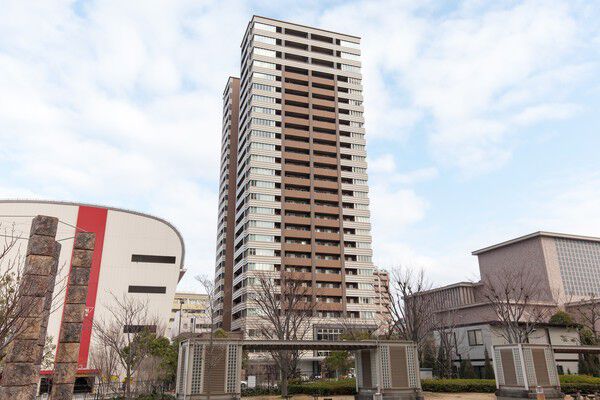 【ジオタワー西宮北口】駅も街も歩行者デッキでつながるオールインワンの利便性。