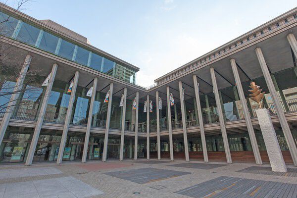 文化を楽しむことのできる「芸術文化センター」まで約20m（徒歩1分）。