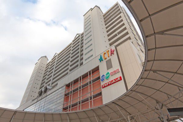 毎日の買い物に便利な「ACTA西宮」は、約530m(徒歩7分)。 毎日の買い物に便利な「ACTA西宮」は、約530m(徒歩7分)。