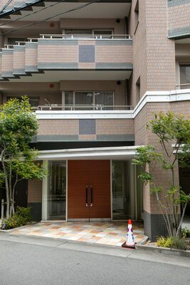 ロイヤルグラン逆瀬川