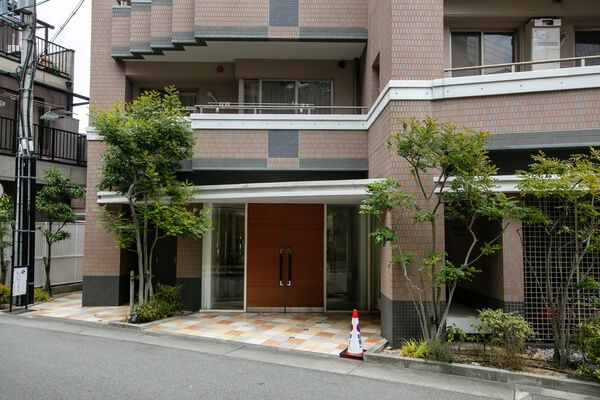 ロイヤルグラン逆瀬川