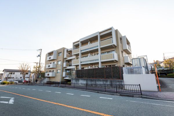 ファミール雲雀丘花屋敷