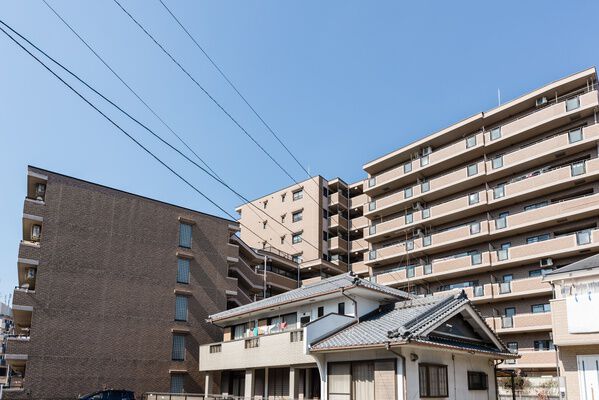 ネオハイツ富雄駅前