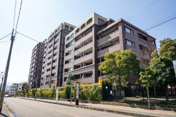 JGMロイヤルヒルズ長丘の杜