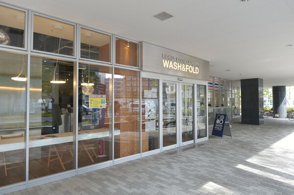 1階にランドリーがあるため、荷物の引き渡しや受け取りも楽々。		