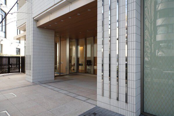 エントランスホールは、上質な空気に感性が心地よく刺激される空間。		