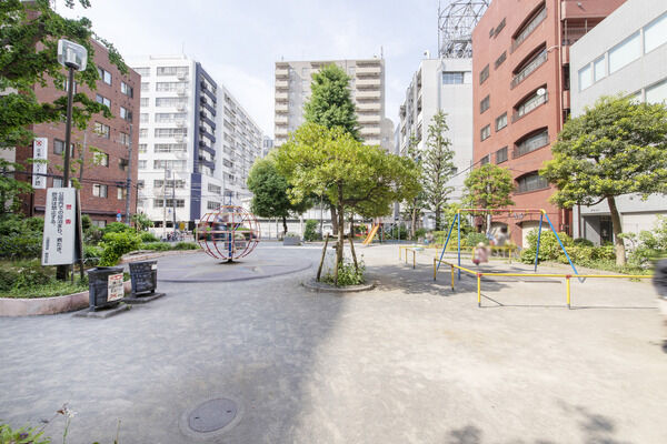 花園西公園　現地より約50ｍ